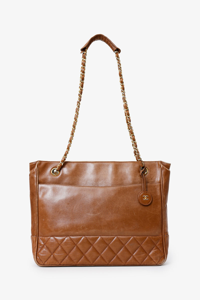 CHANEL ブラウンレザートートバッグ Pre-Loved Chanel™ 1986-1988 Brown Leather 'Matelasse' Chain Tote