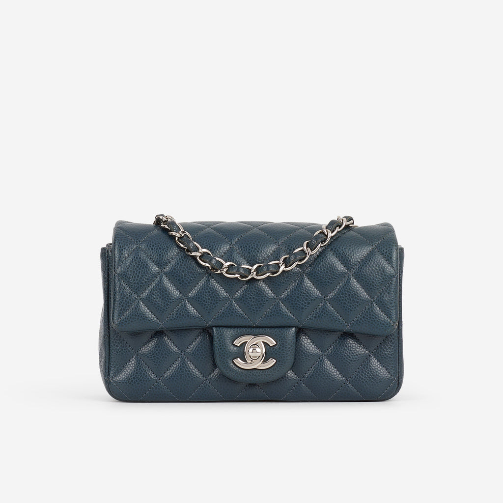 Chanel 26P Maxi Classic Flap - Dark Blue Denim | Aged-Gold