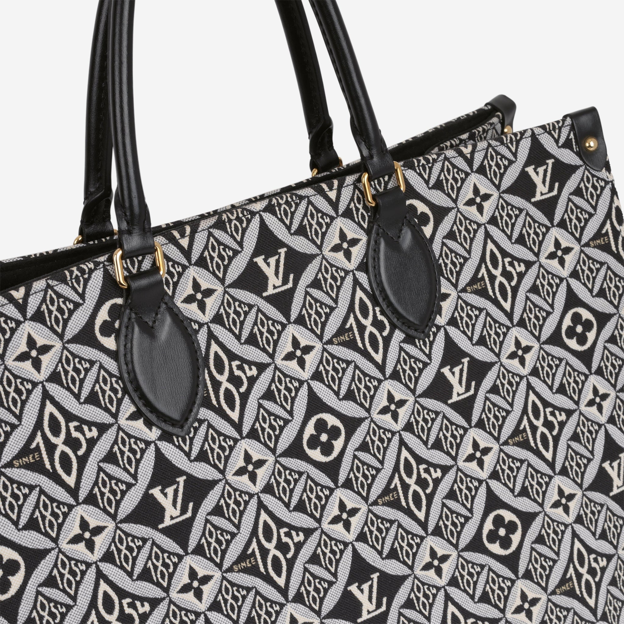 Louis Vuitton OnTheGo GM - Black 