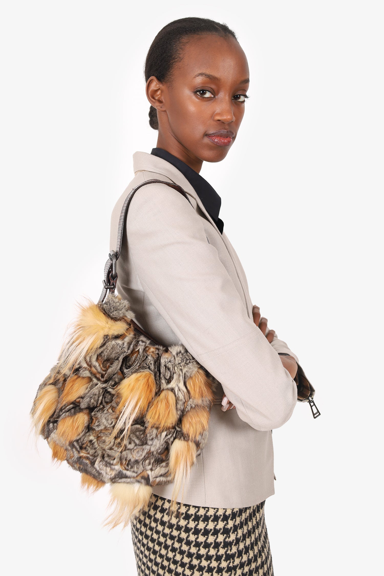 Fendi Brown/Grey Chinchilla Fur Oyster Shoulder Bag – Lux Second