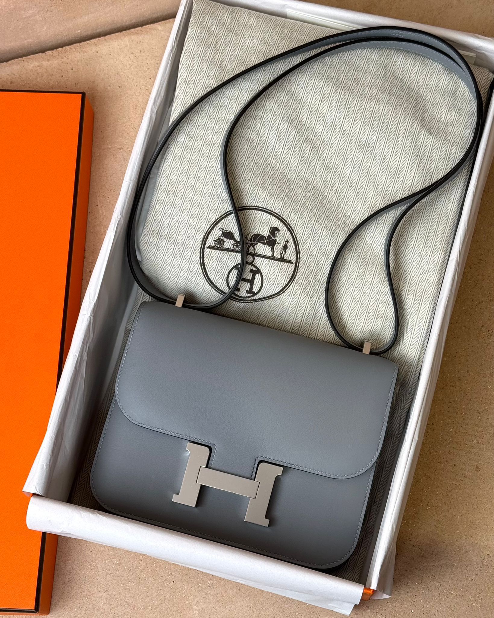 Hermès Constance 18 - Gris Pantin Swift | Palladium Hardware – Lux