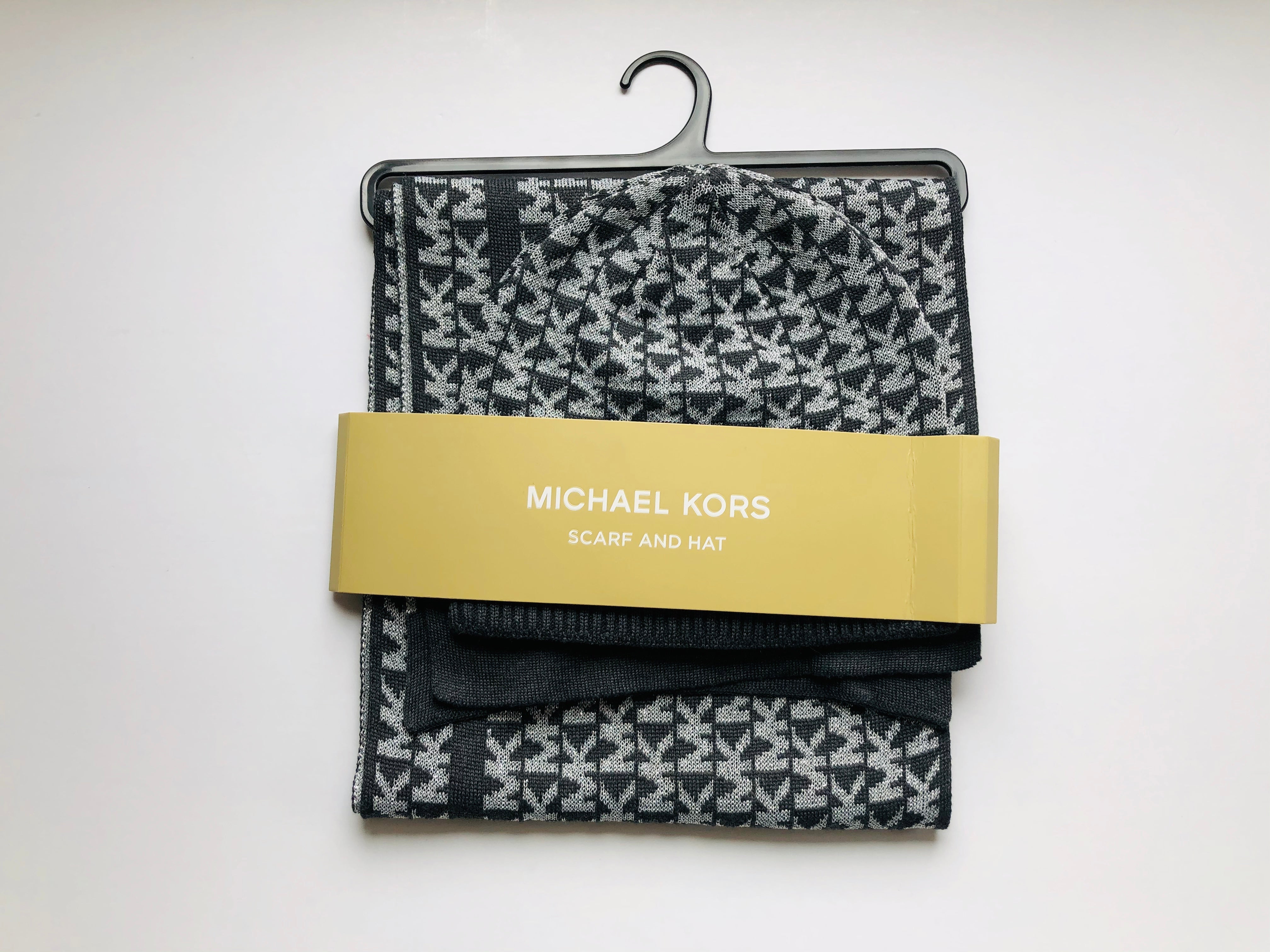 Scarves Michael Kors  MK scarf with animal prints  MF90B1WD8BBLACKMULTI