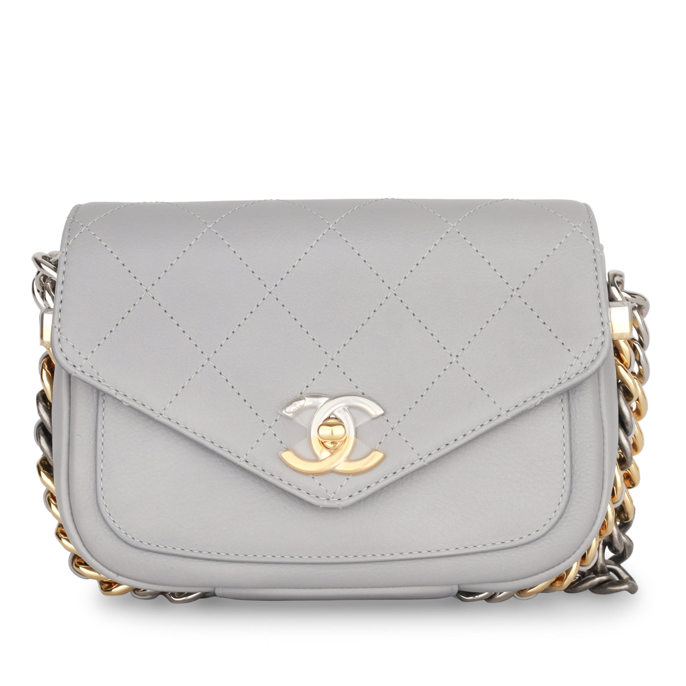 Chanel Seasonal Saddle Flap, White lambskin with silver hardware, Preowned  in Dustbag WA001