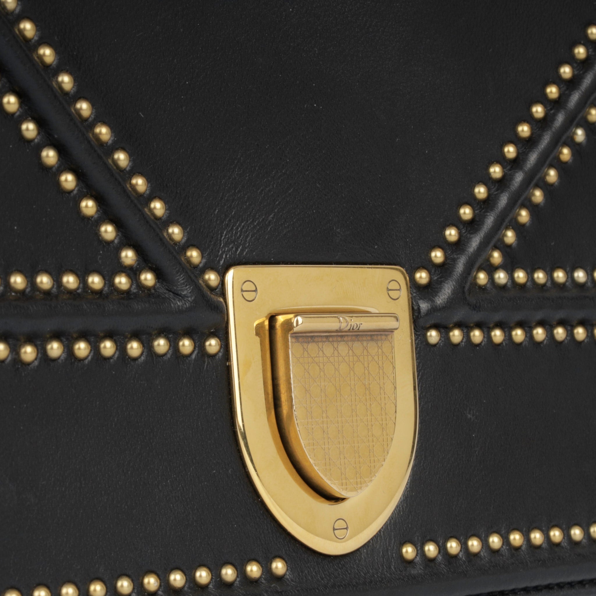 Dior Diorama Flap Crossbody Bag (SHG-Fg0F2e) – LuxeDH