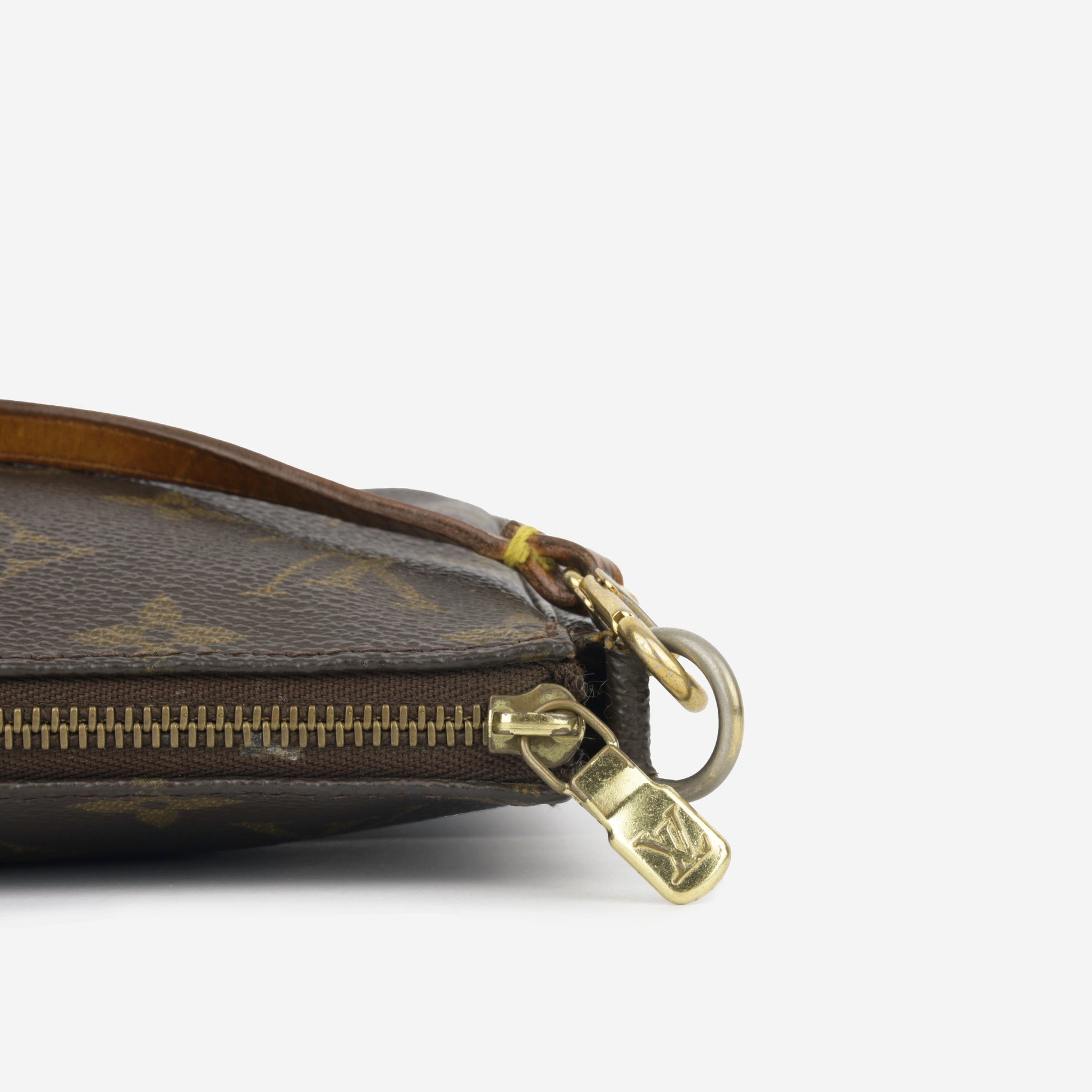 Louis Vuitton Vintage Pochette Accessoires – Lux Second Chance