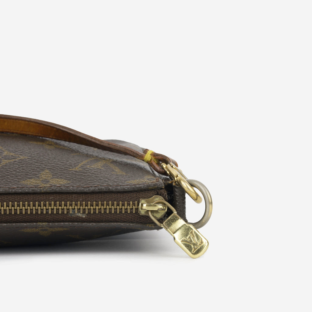 Louis Vuitton Vintage Pochette Accessoires – Lux Second Chance